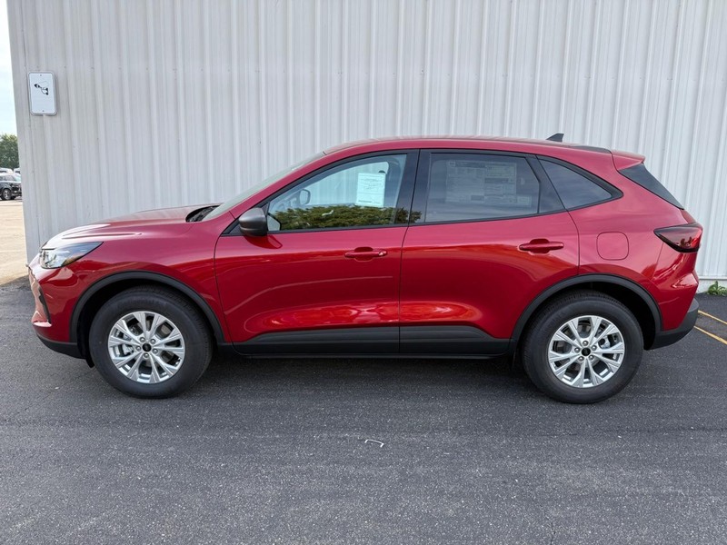 Ford Escape Vehicle Full-screen Gallery Image 2