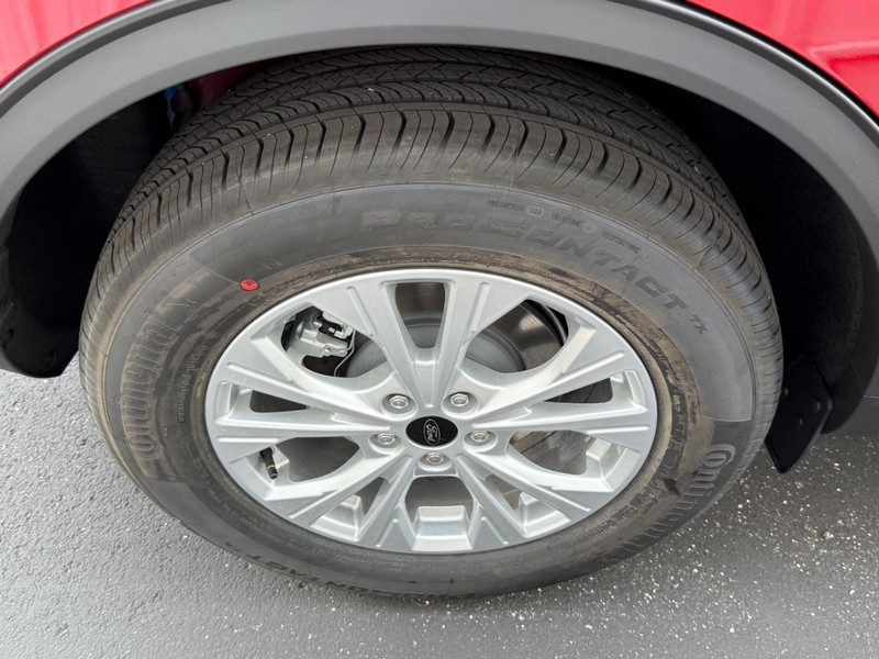 Ford Escape Vehicle Full-screen Gallery Image 4