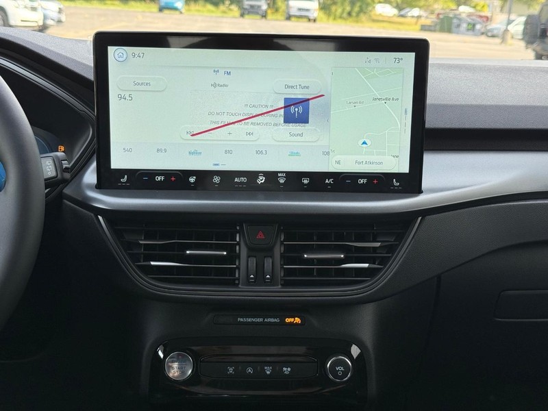 Ford Escape Vehicle Full-screen Gallery Image 7