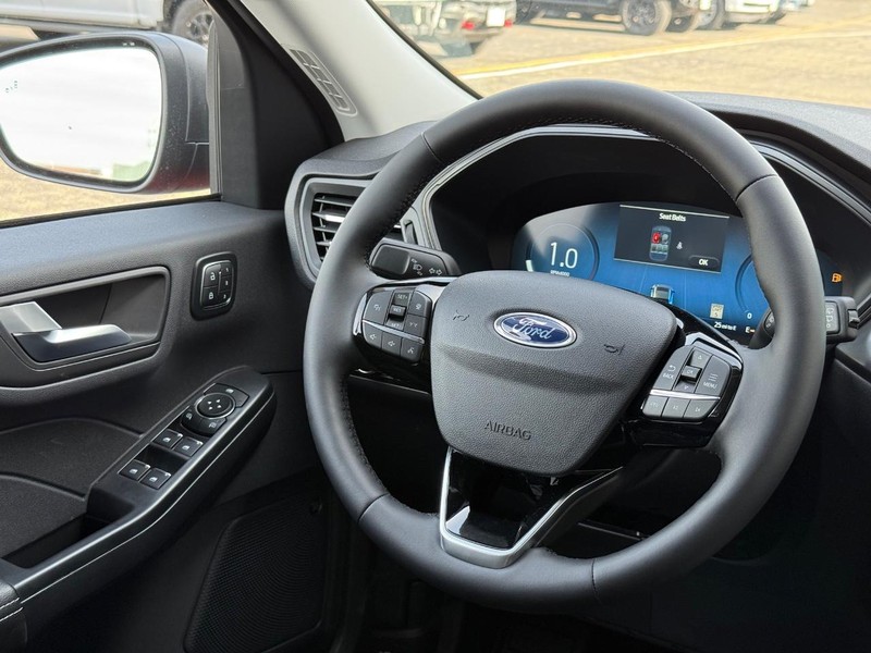 Ford Escape Vehicle Full-screen Gallery Image 9