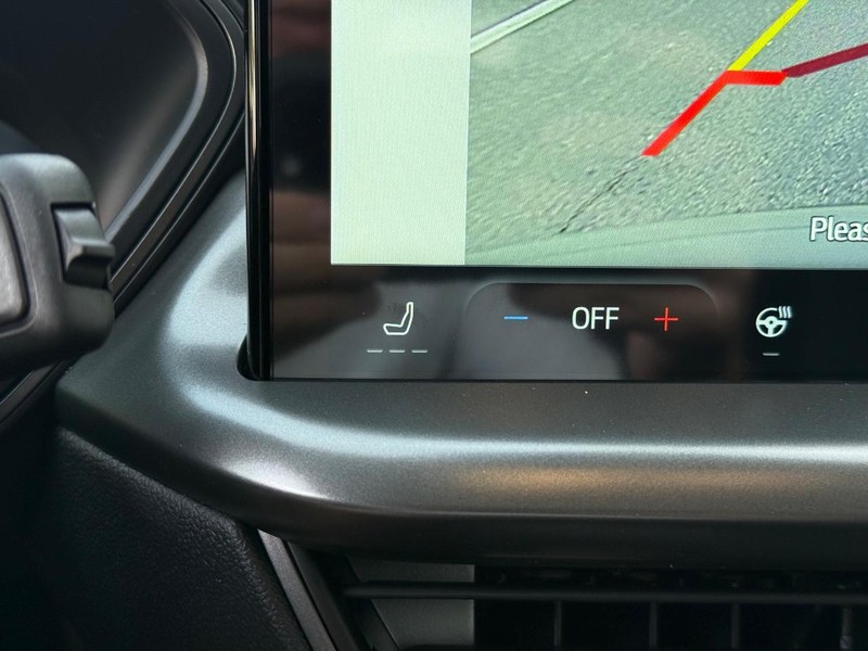 Ford Escape Vehicle Full-screen Gallery Image 15