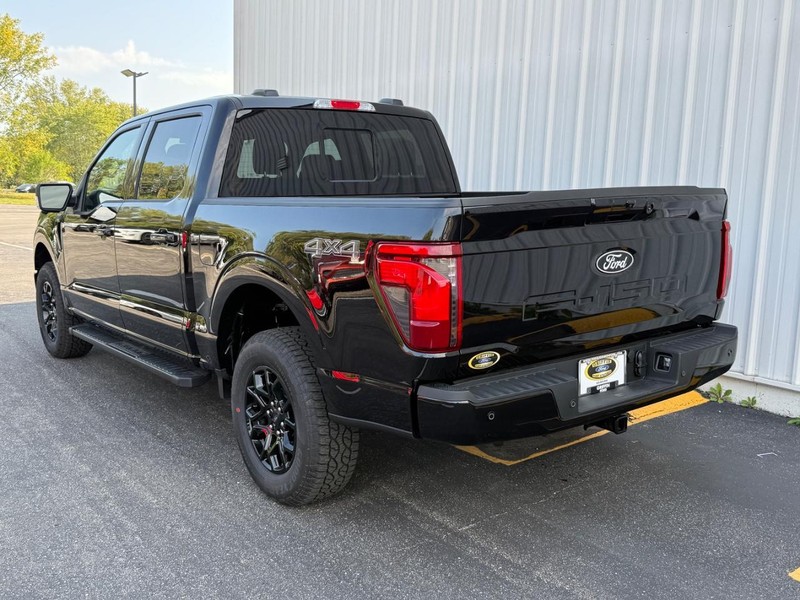 Ford F-150 Vehicle Full-screen Gallery Image 3