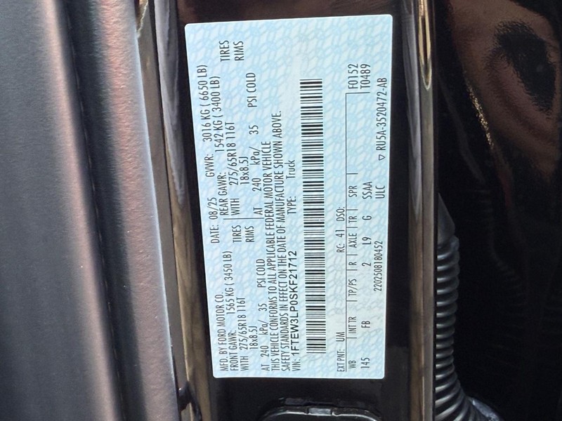 Ford F-150 Vehicle Full-screen Gallery Image 17