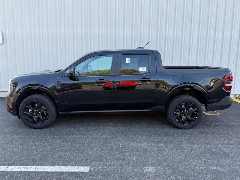 Ford Maverick Vehicle Full-screen Gallery Image 2