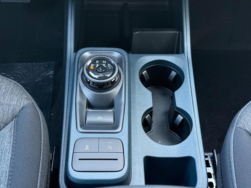 Ford Maverick Vehicle Full-screen Gallery Image 10