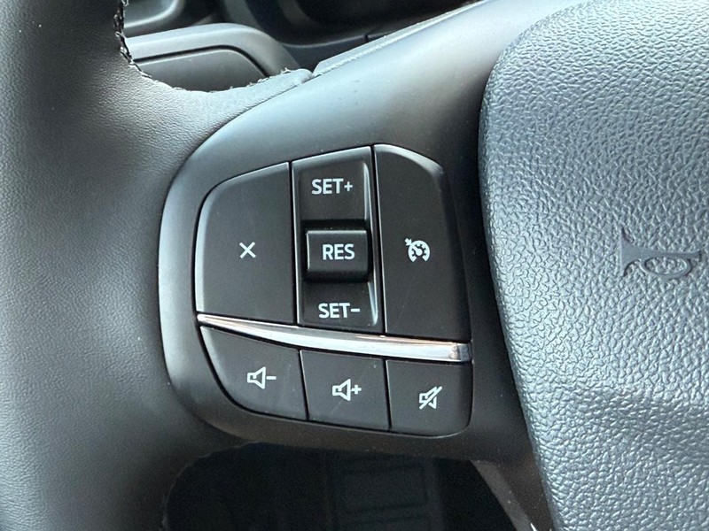 Ford Maverick Vehicle Full-screen Gallery Image 13