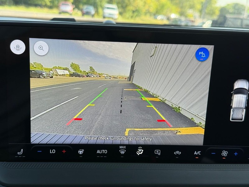 Ford Maverick Vehicle Full-screen Gallery Image 15