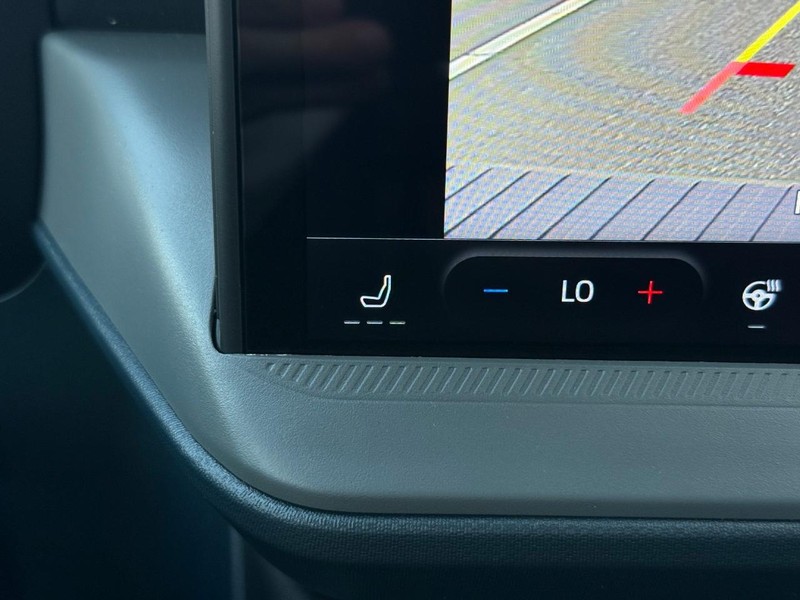 Ford Maverick Vehicle Full-screen Gallery Image 16