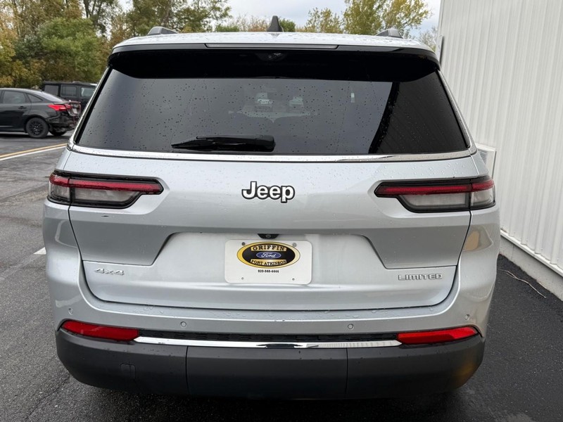 Jeep Grand Cherokee L Vehicle Full-screen Gallery Image 4