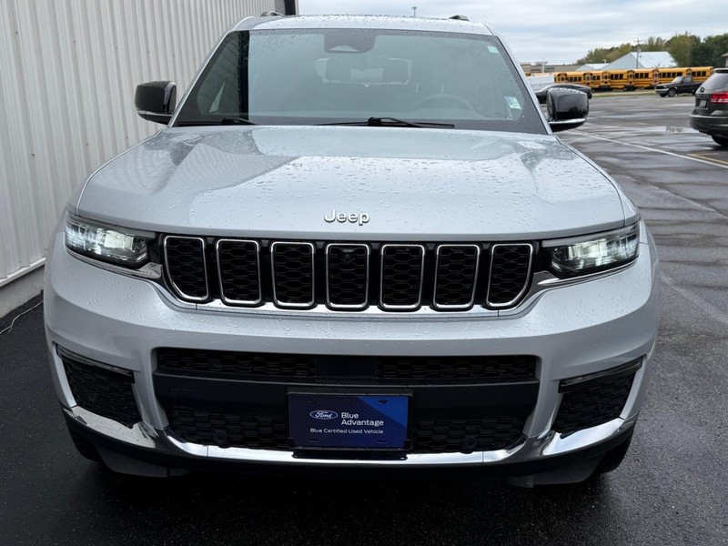 Jeep Grand Cherokee L Vehicle Full-screen Gallery Image 8