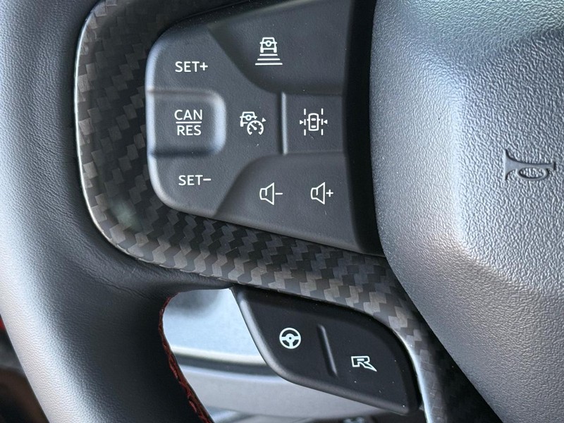 Ford Bronco Vehicle Full-screen Gallery Image 9