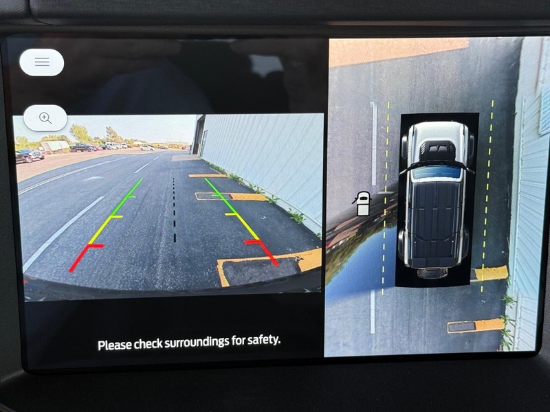 Ford Bronco Vehicle Full-screen Gallery Image 13