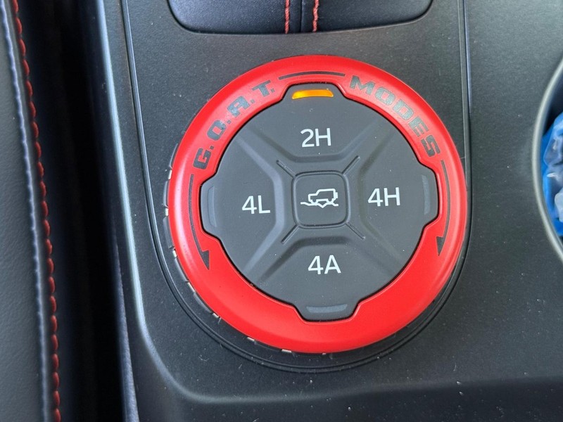 Ford Bronco Vehicle Full-screen Gallery Image 15