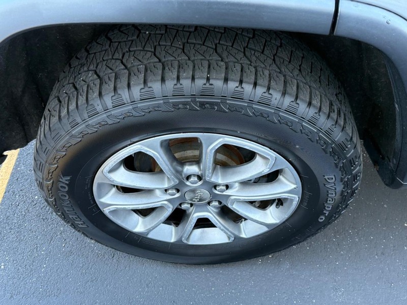 Jeep Grand Cherokee Vehicle Full-screen Gallery Image 7