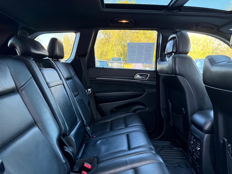 Jeep Grand Cherokee Vehicle Full-screen Gallery Image 9