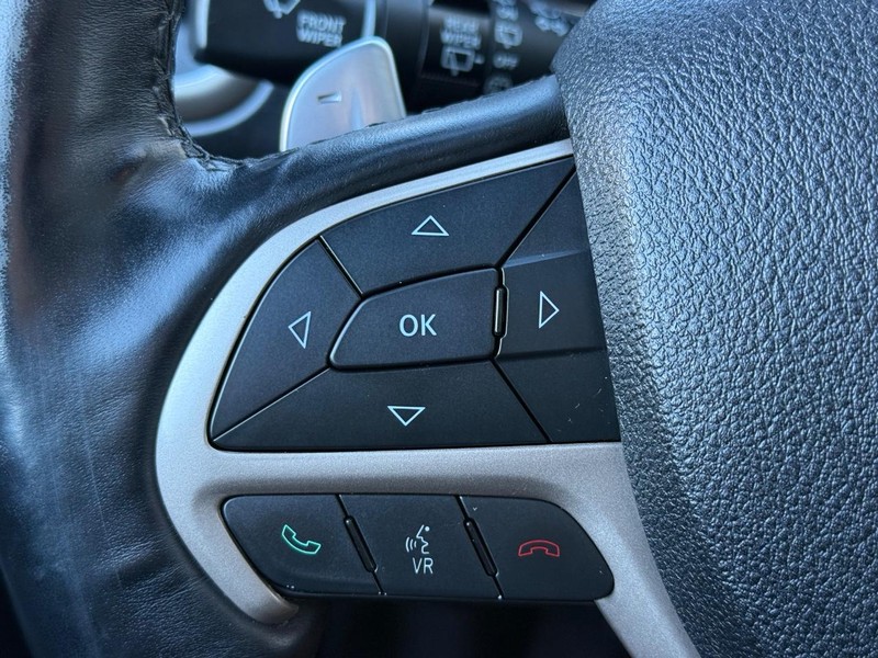 Jeep Grand Cherokee Vehicle Full-screen Gallery Image 16