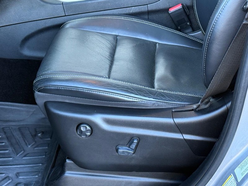 Jeep Grand Cherokee Vehicle Full-screen Gallery Image 22