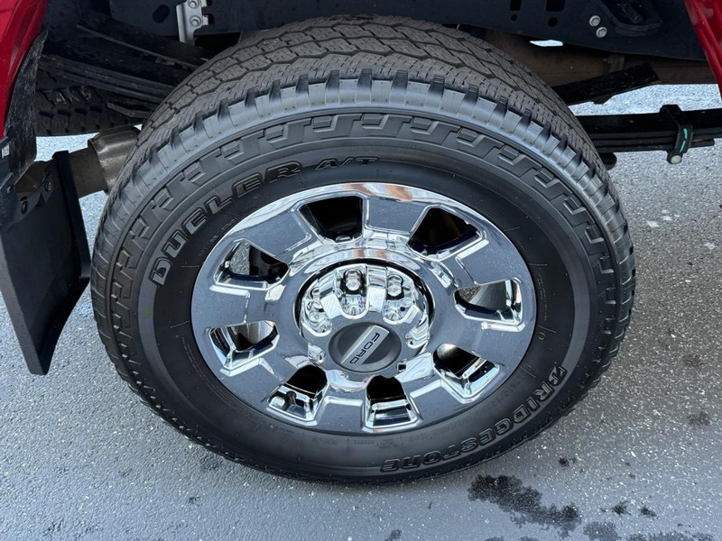 Ford Super Duty F-350 SRW Vehicle Full-screen Gallery Image 7