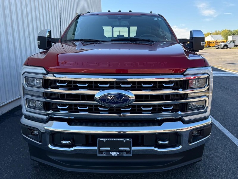 Ford Super Duty F-350 SRW Vehicle Full-screen Gallery Image 8