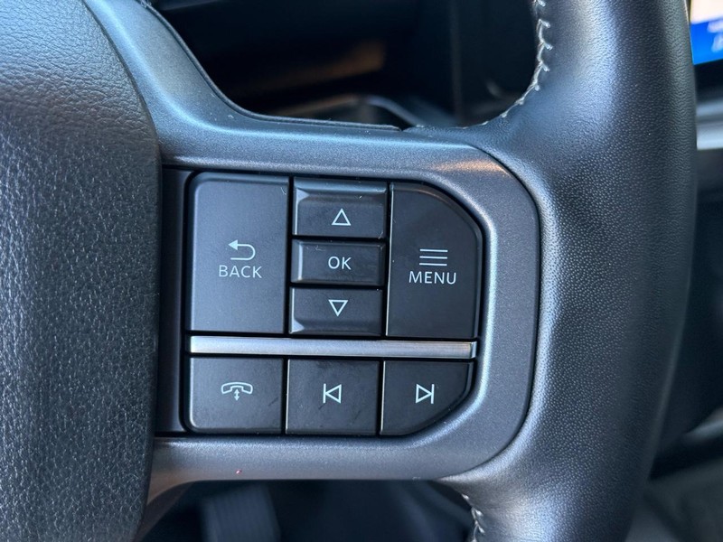 Ford Super Duty F-350 SRW Vehicle Full-screen Gallery Image 15