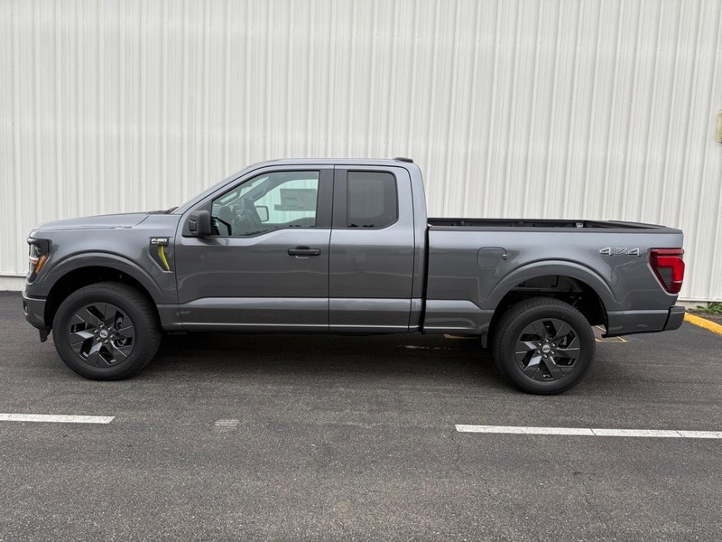 Ford F-150 Vehicle Full-screen Gallery Image 2