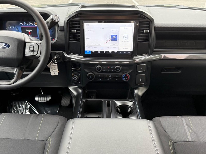 Ford F-150 Vehicle Full-screen Gallery Image 6