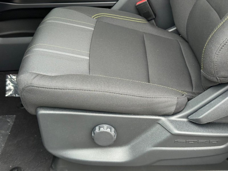 Ford F-150 Vehicle Full-screen Gallery Image 14