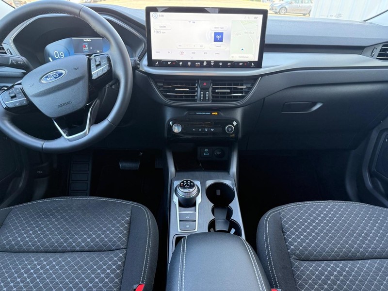 Ford Escape Vehicle Full-screen Gallery Image 10