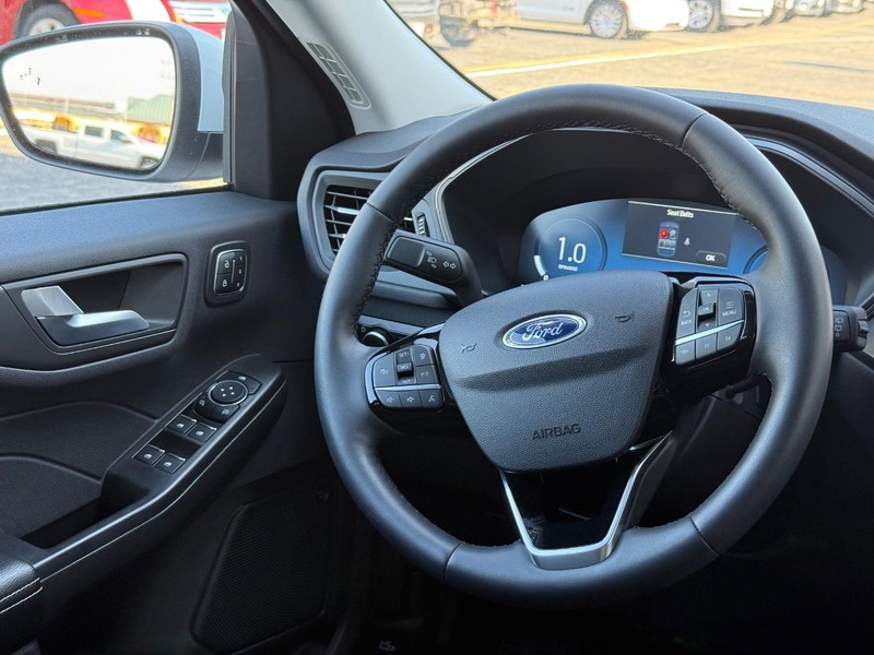 Ford Escape Vehicle Full-screen Gallery Image 13