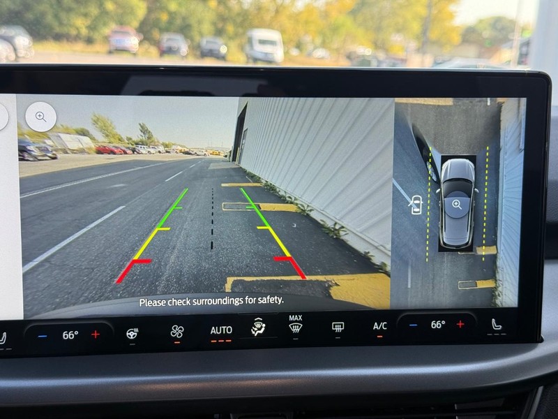 Ford Escape Vehicle Full-screen Gallery Image 19