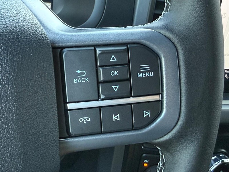 Ford F-150 Vehicle Full-screen Gallery Image 12