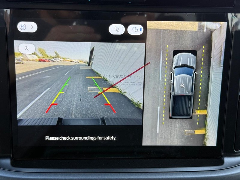 Ford F-150 Vehicle Full-screen Gallery Image 13