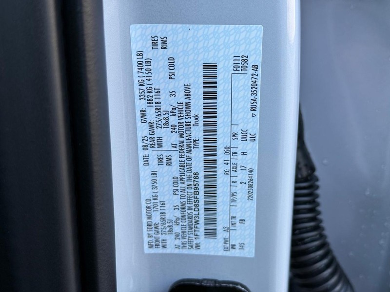 Ford F-150 Vehicle Full-screen Gallery Image 17