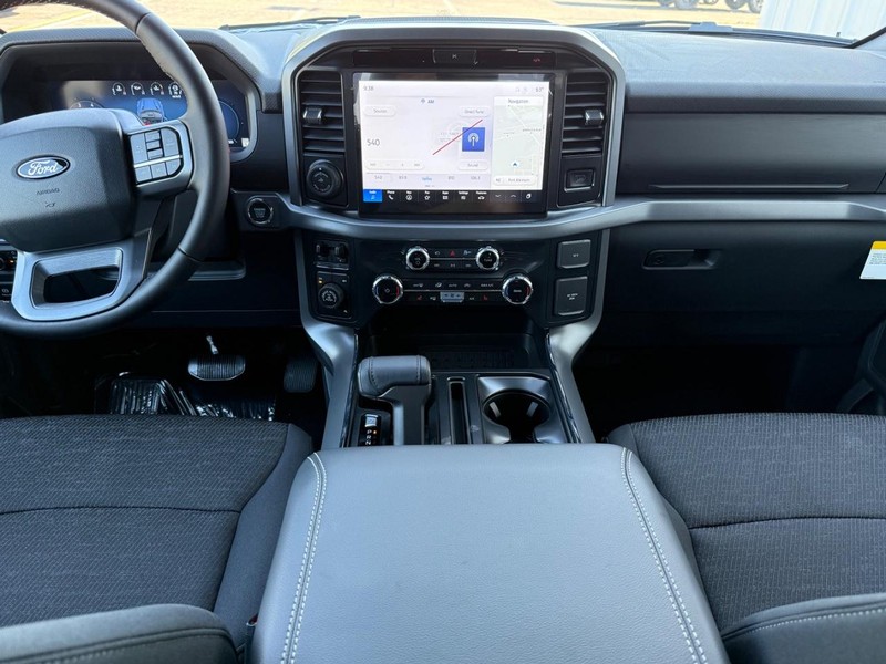 Ford F-150 Vehicle Full-screen Gallery Image 6