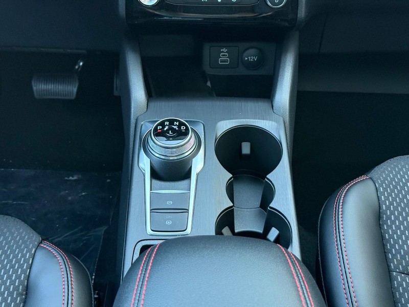 Ford Escape Vehicle Full-screen Gallery Image 8