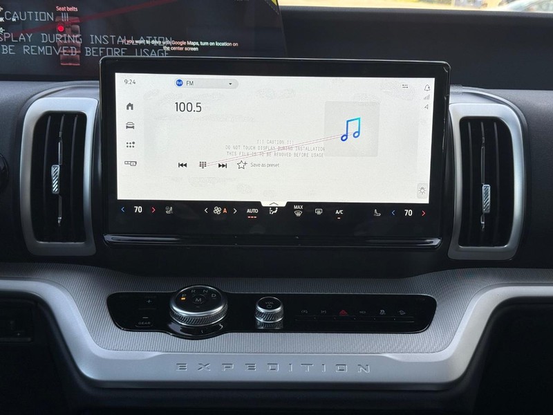 Ford Expedition Vehicle Full-screen Gallery Image 7