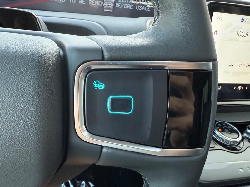 Ford Expedition Vehicle Full-screen Gallery Image 12