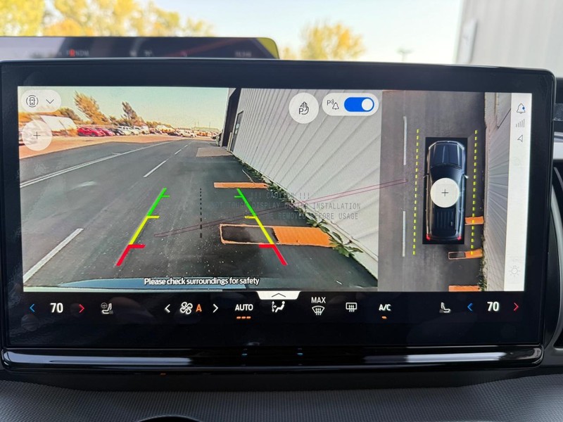 Ford Expedition Vehicle Full-screen Gallery Image 13