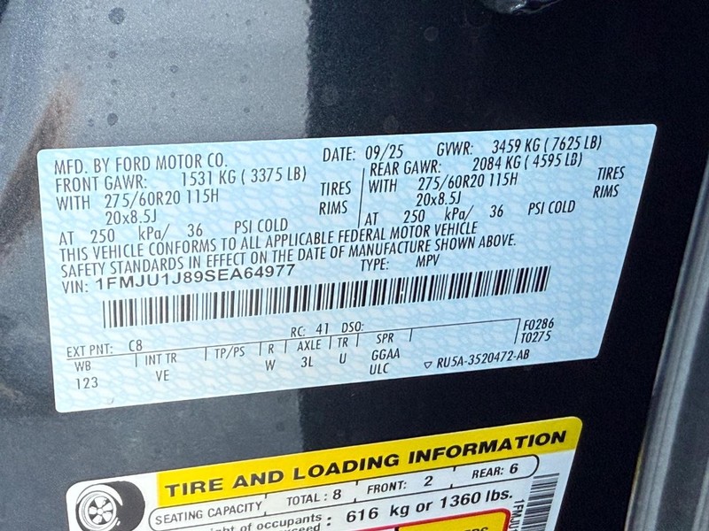 Ford Expedition Vehicle Full-screen Gallery Image 17