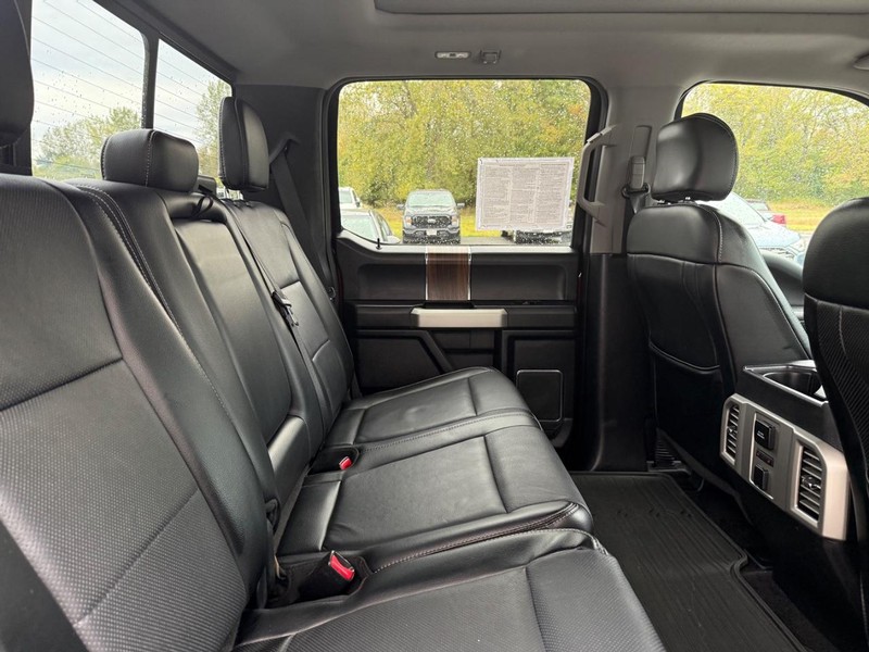 Ford F-150 Vehicle Full-screen Gallery Image 9