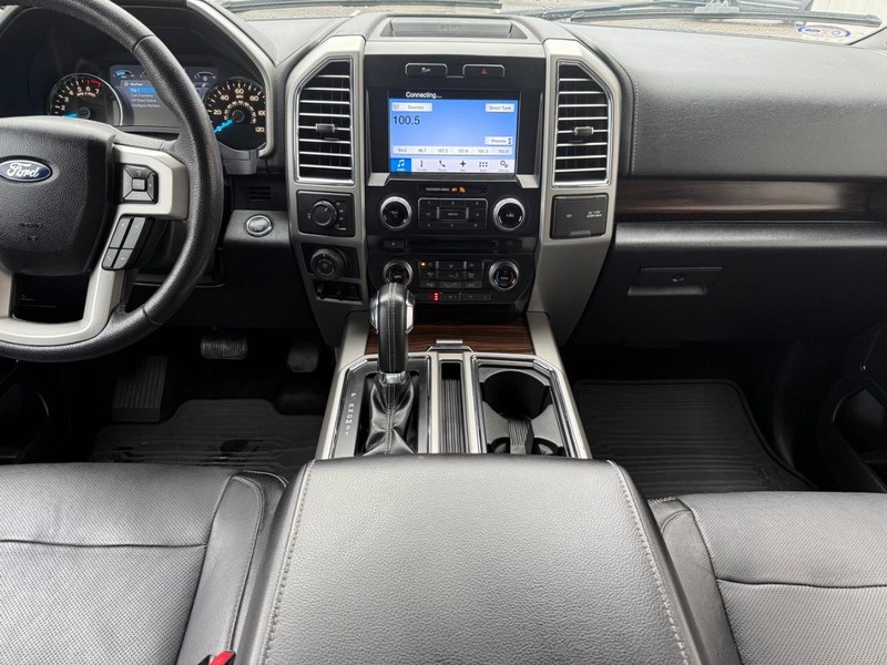 Ford F-150 Vehicle Full-screen Gallery Image 10