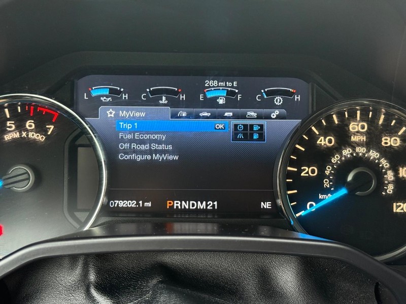 Ford F-150 Vehicle Full-screen Gallery Image 17