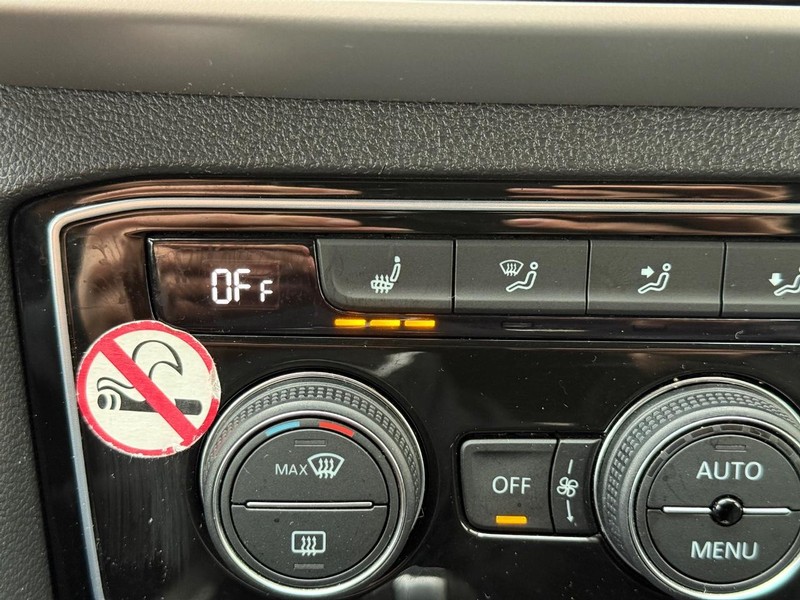 Volkswagen Atlas Cross Sport Vehicle Full-screen Gallery Image 19