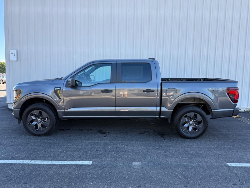 Ford F-150 Vehicle Full-screen Gallery Image 2