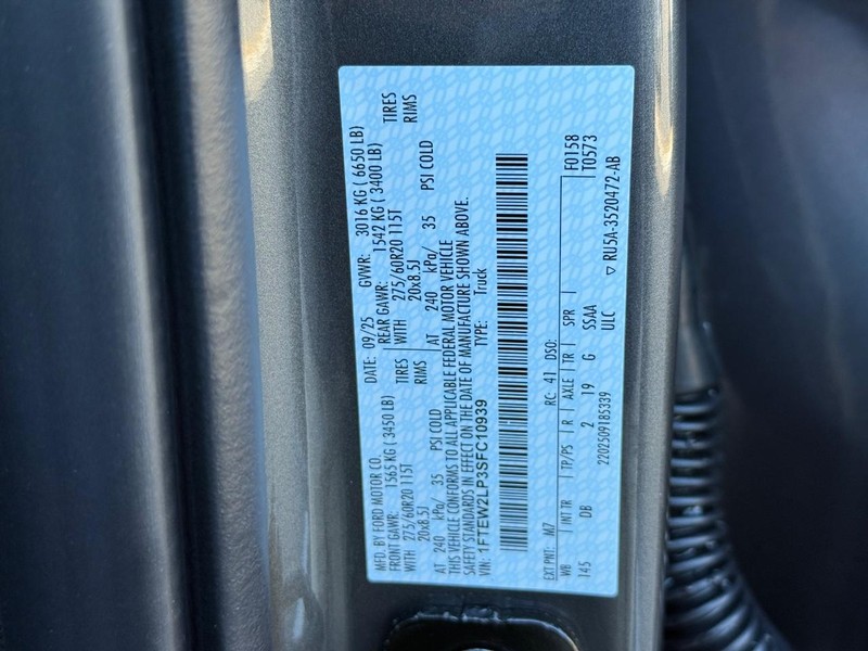 Ford F-150 Vehicle Full-screen Gallery Image 15