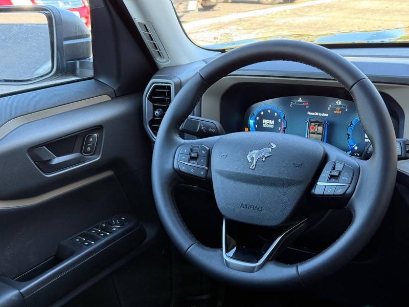 Ford Bronco Sport Vehicle Full-screen Gallery Image 9