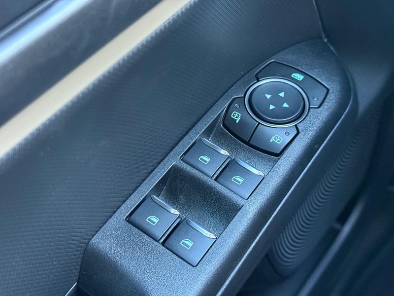 Ford Bronco Sport Vehicle Full-screen Gallery Image 15