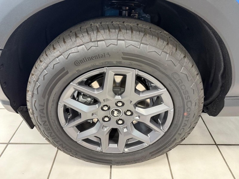 Ford Bronco Sport Vehicle Full-screen Gallery Image 3