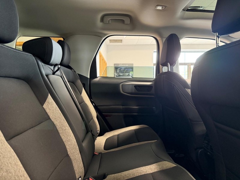 Ford Bronco Sport Vehicle Full-screen Gallery Image 5