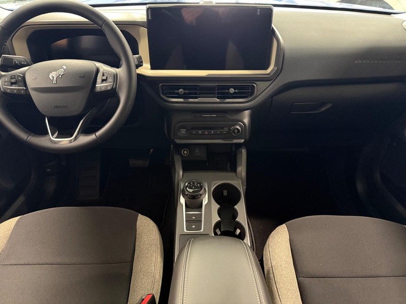 Ford Bronco Sport Vehicle Full-screen Gallery Image 6